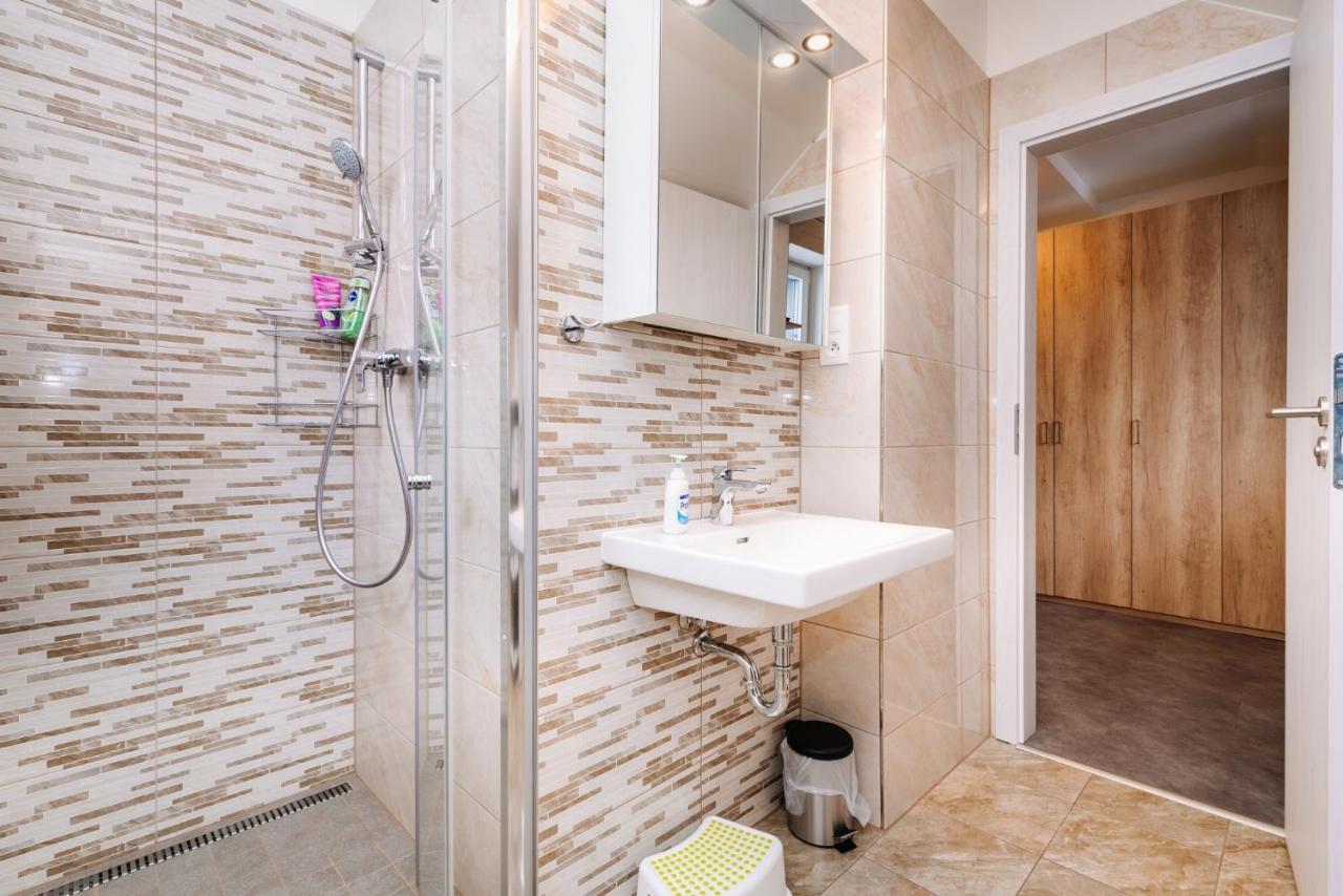 Aura V By Mountain Ways Apartment Bozi Dar Bagian luar foto